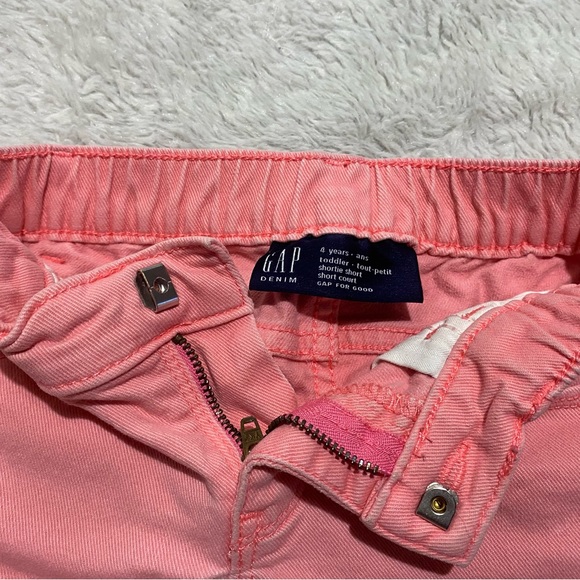 Gap toddler girls’ - denim short - Picture 2 of 3